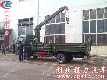 客戶親自操作隨車吊及液壓支腿 客戶親自操作隨車吊及液壓支腿