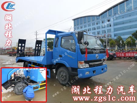 湖北程力師傅指導(dǎo)客戶檢查車輛信息 湖北程力師傅指導(dǎo)客戶檢查車輛信息