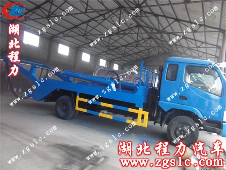 做好油漆的東風勁卡排半擺臂式垃圾車 做好油漆的東風勁卡排半擺臂式垃圾車