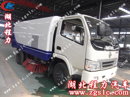 東風勁卡掃路車正側面效果圖 東風勁卡掃路車正側面效果圖