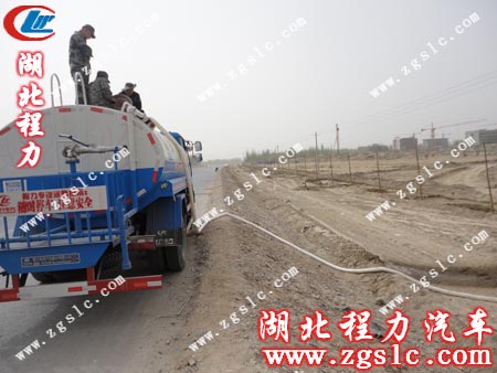 �͑�վ�ږ|�L145��ˮ܇�ϣ��^��ˮ��ȵ���r