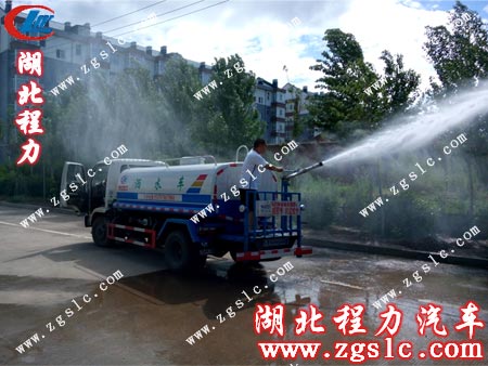 灑水高炮噴灑效果圖 灑水高炮噴灑效果圖