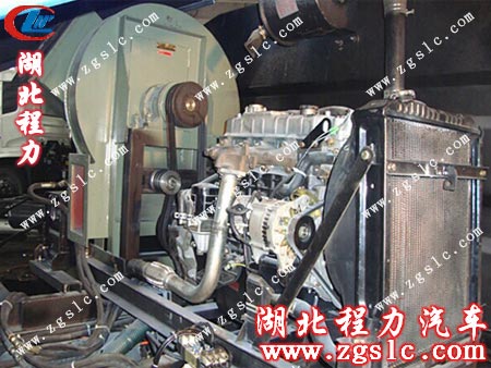 獨立的副發動機帶動大功率的風機 獨立的副發動機帶動大功率的風機