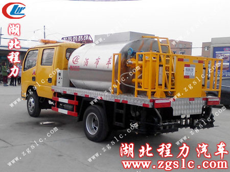 東風(fēng)福瑞卡雙排瀝青灑布車 東風(fēng)福瑞卡雙排瀝青灑布車