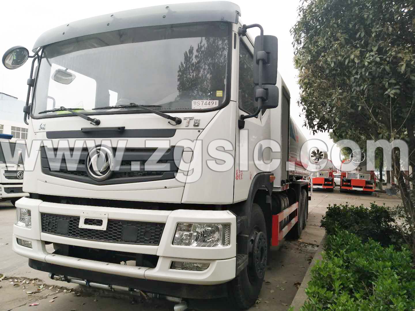 湖北程力集團東風T5抑塵車