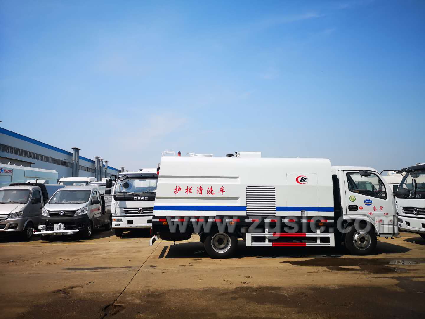 東風(fēng)多利卡護(hù)欄清洗車（國五）