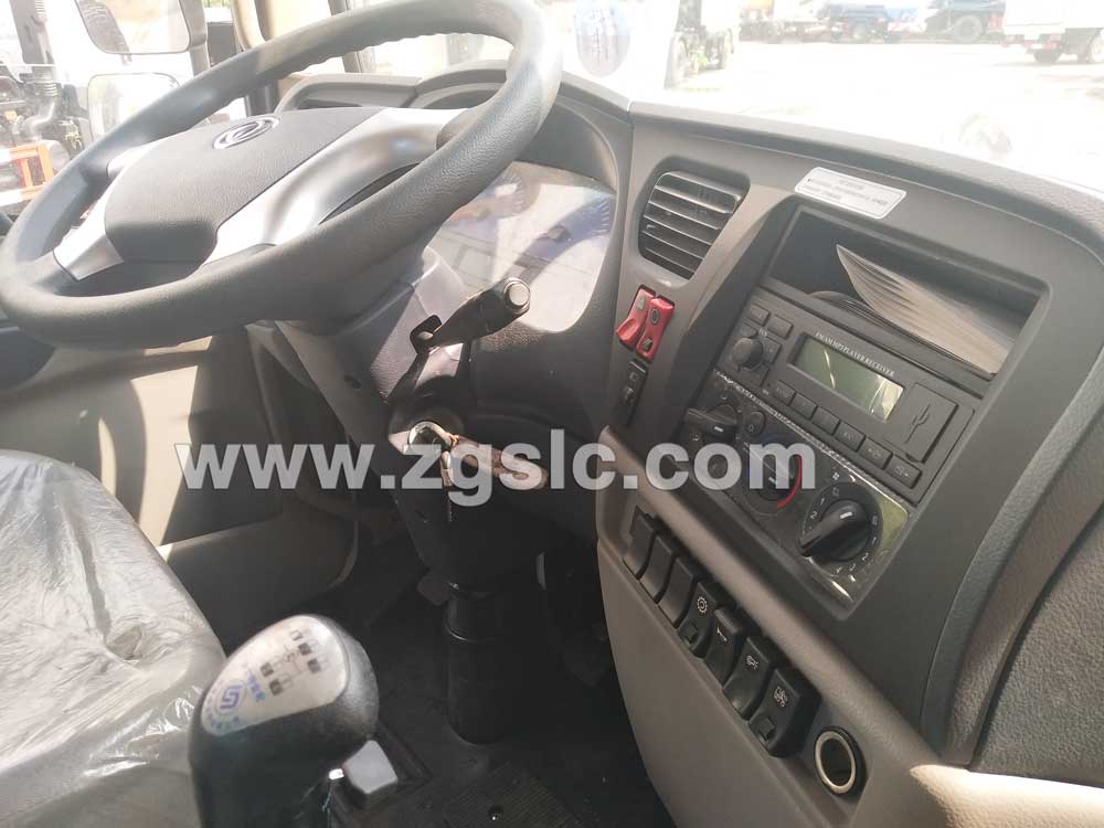 湖北程力東風(fēng)大多利卡吸污車(chē)（國(guó)五）