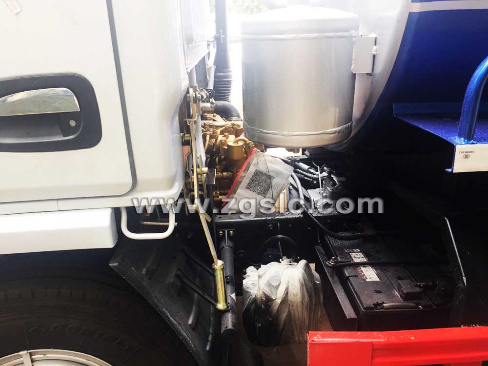 湖北程力東風小多利卡吸糞車（國五）