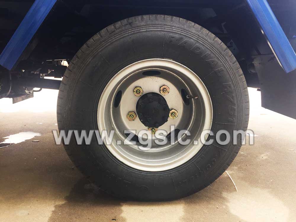 湖北程力東風小多利卡吸糞車（國五）