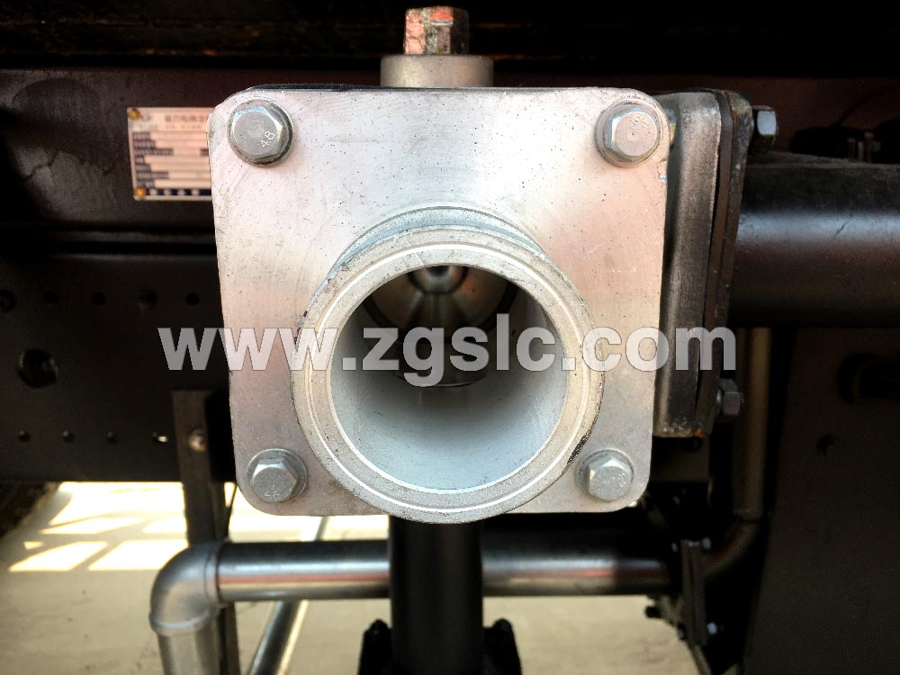 程力東風(fēng)后雙橋22噸灑水車黃牌（國五）內(nèi)飾