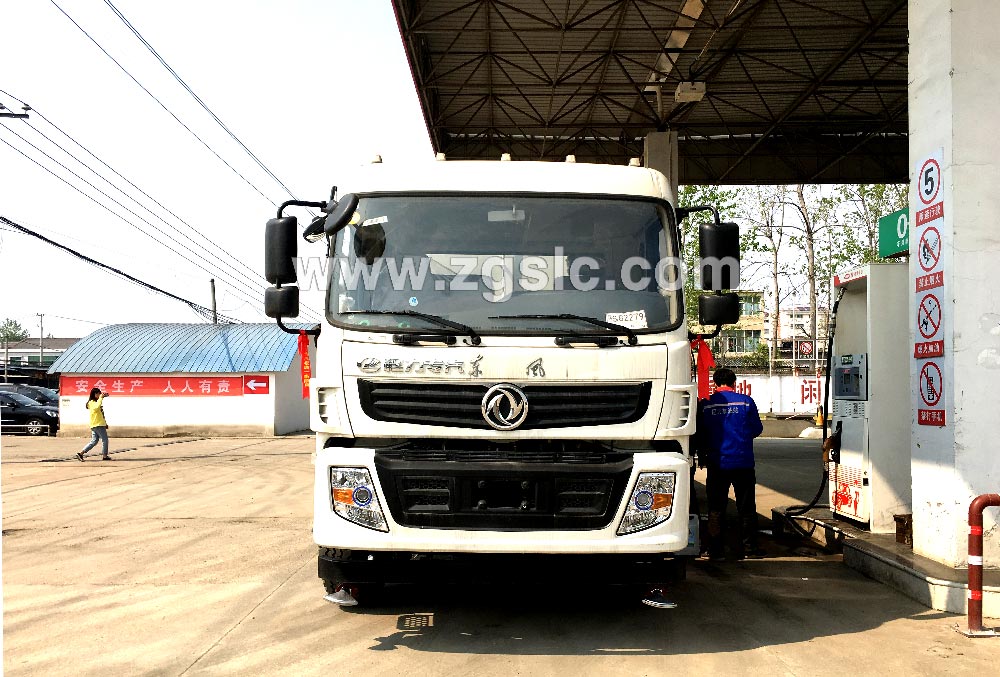 程力東風(fēng)后雙橋22噸灑水車黃牌（國五）