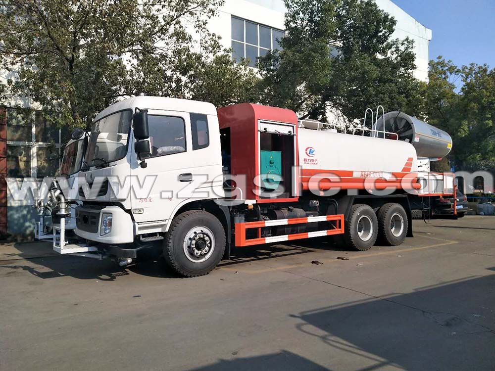 湖北程力集團東風后雙橋抑塵車