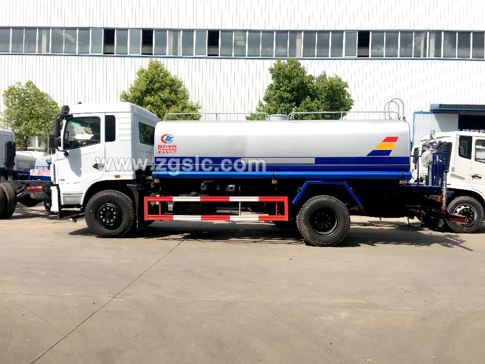 程力12方2019新款東風專底灑水車黃牌（國五）