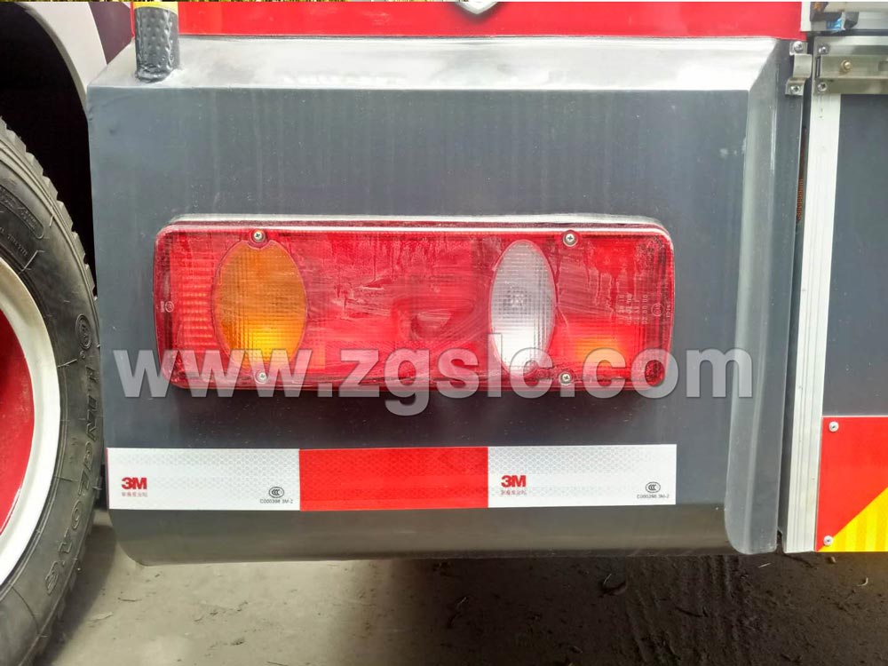 東風天錦雙排水罐消防車（國五）