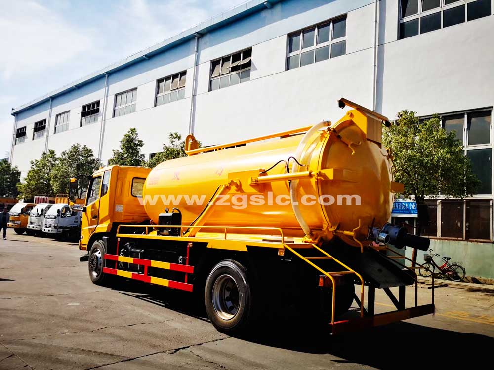 新款東風天錦吸污車（國五）