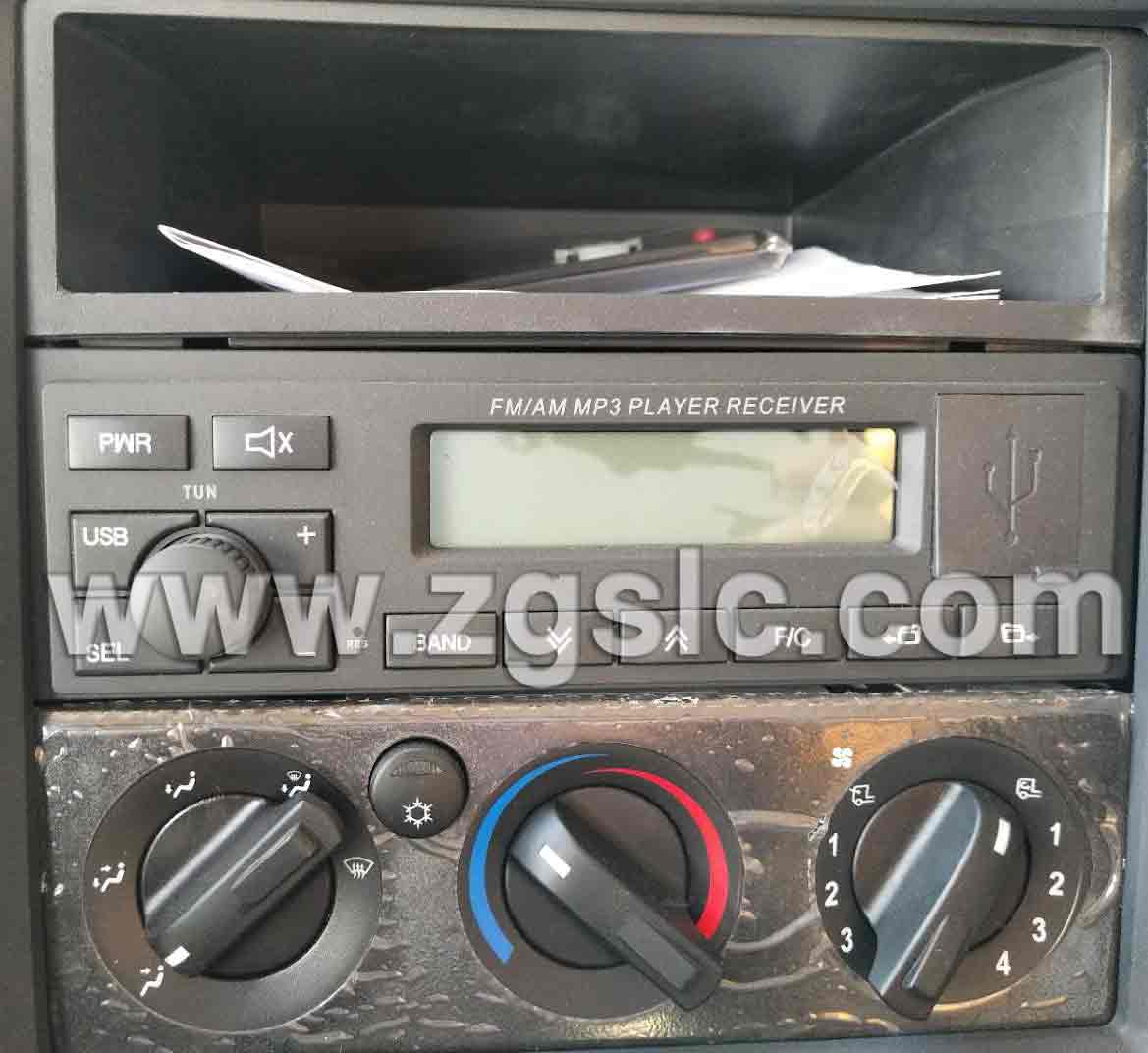 東風天錦散裝飼料車（國五）