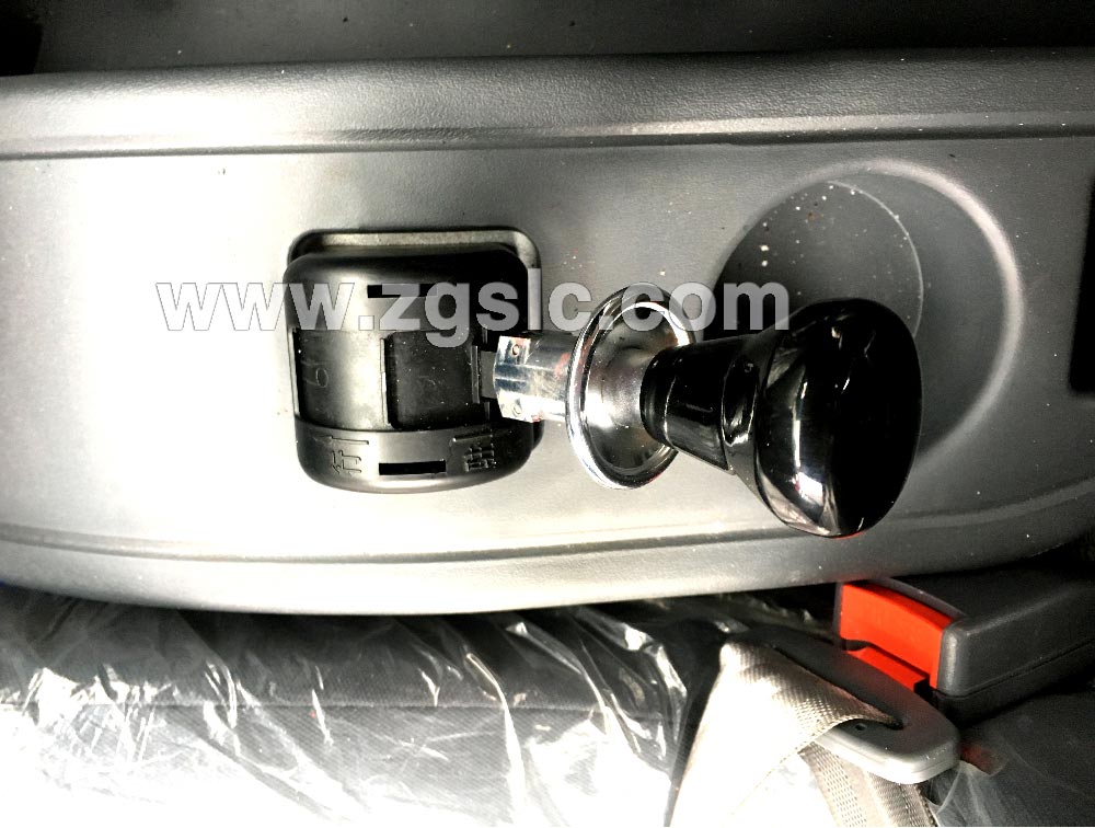 程力東風多利卡黃牌挖機平板運輸車（國五）