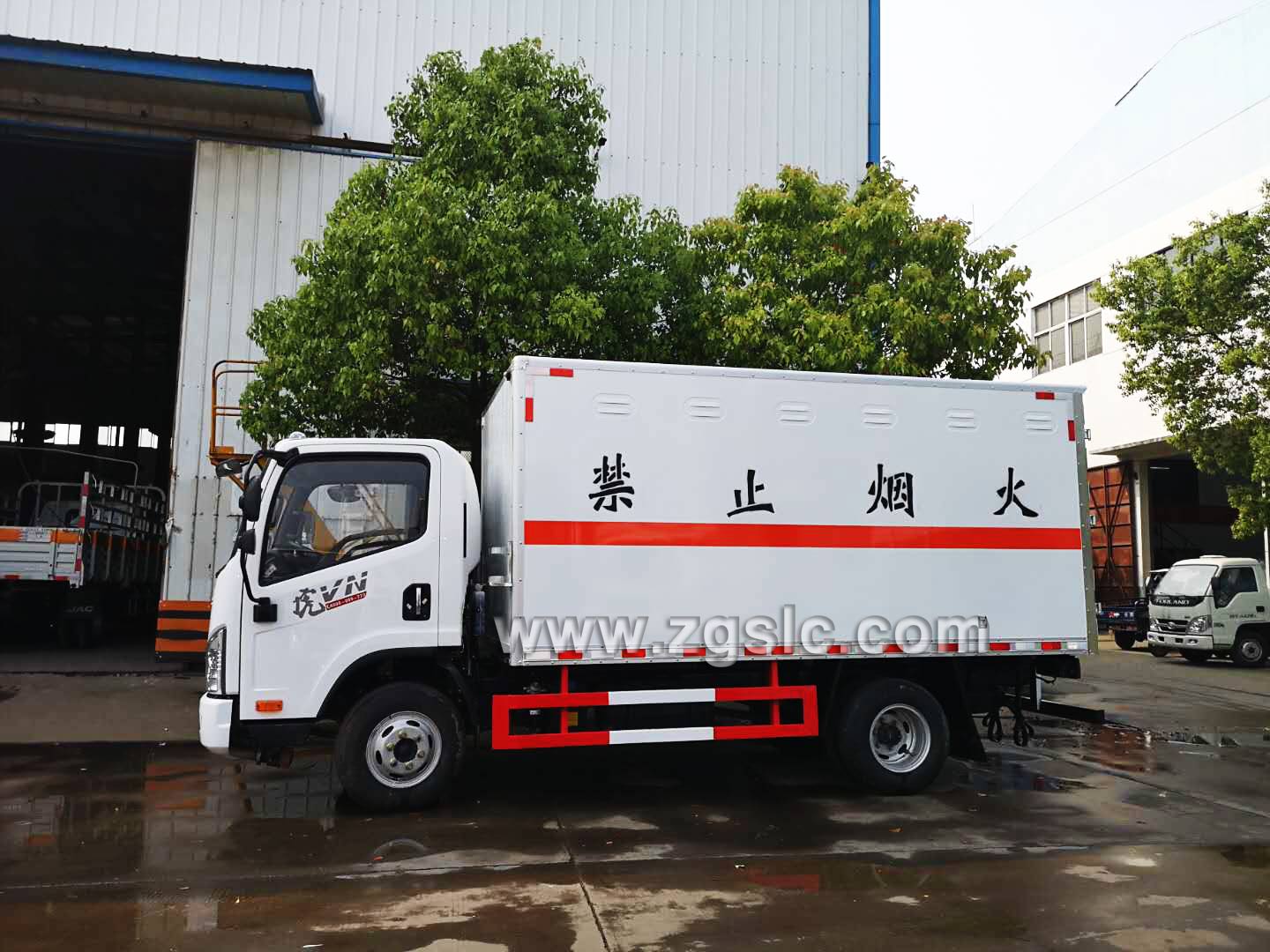 湖北程力解放虎威爆破器材運(yùn)輸車（國五）