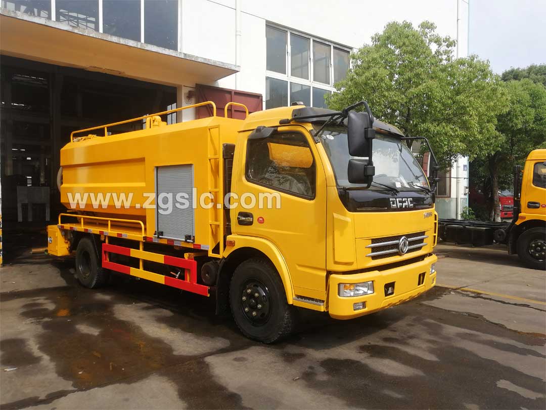 湖北程力東風(fēng)大多利卡清洗吸污車(chē)