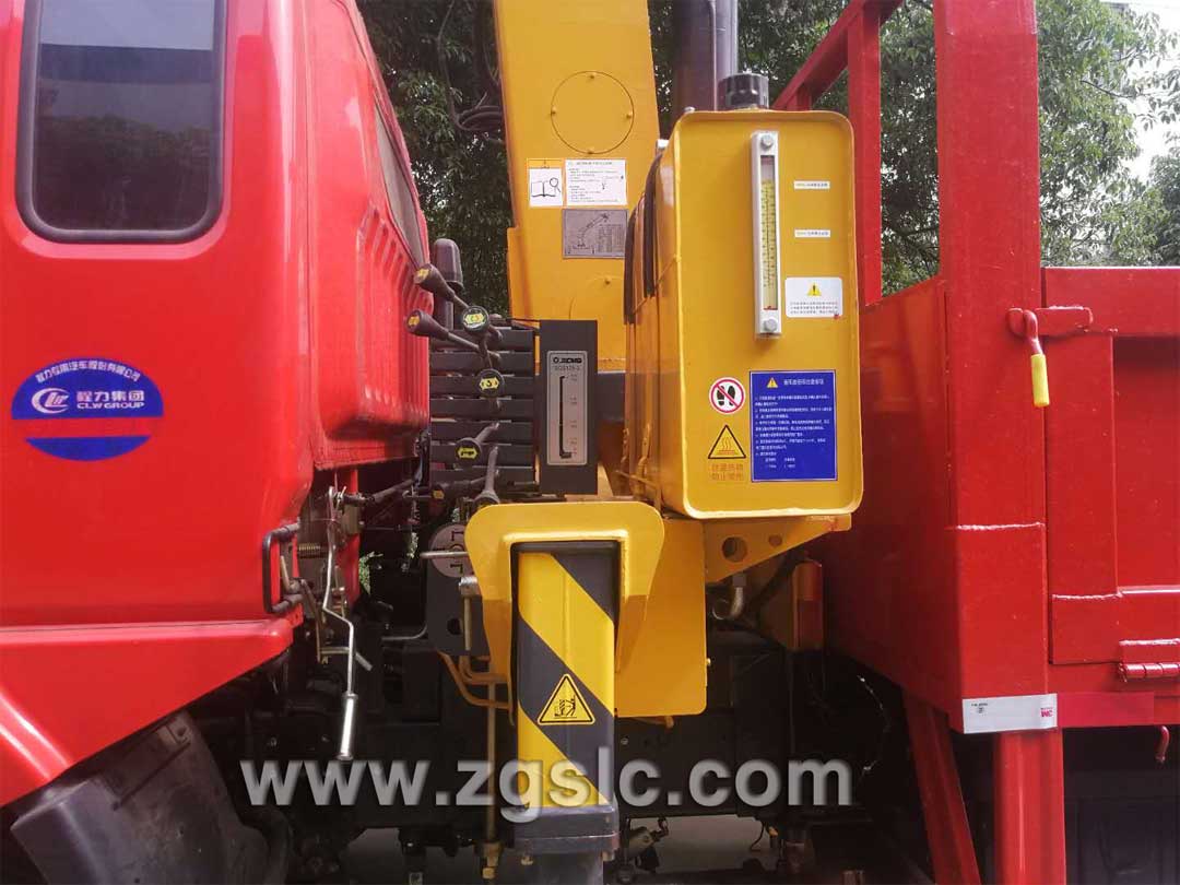 東風福瑞卡4050隨車吊_