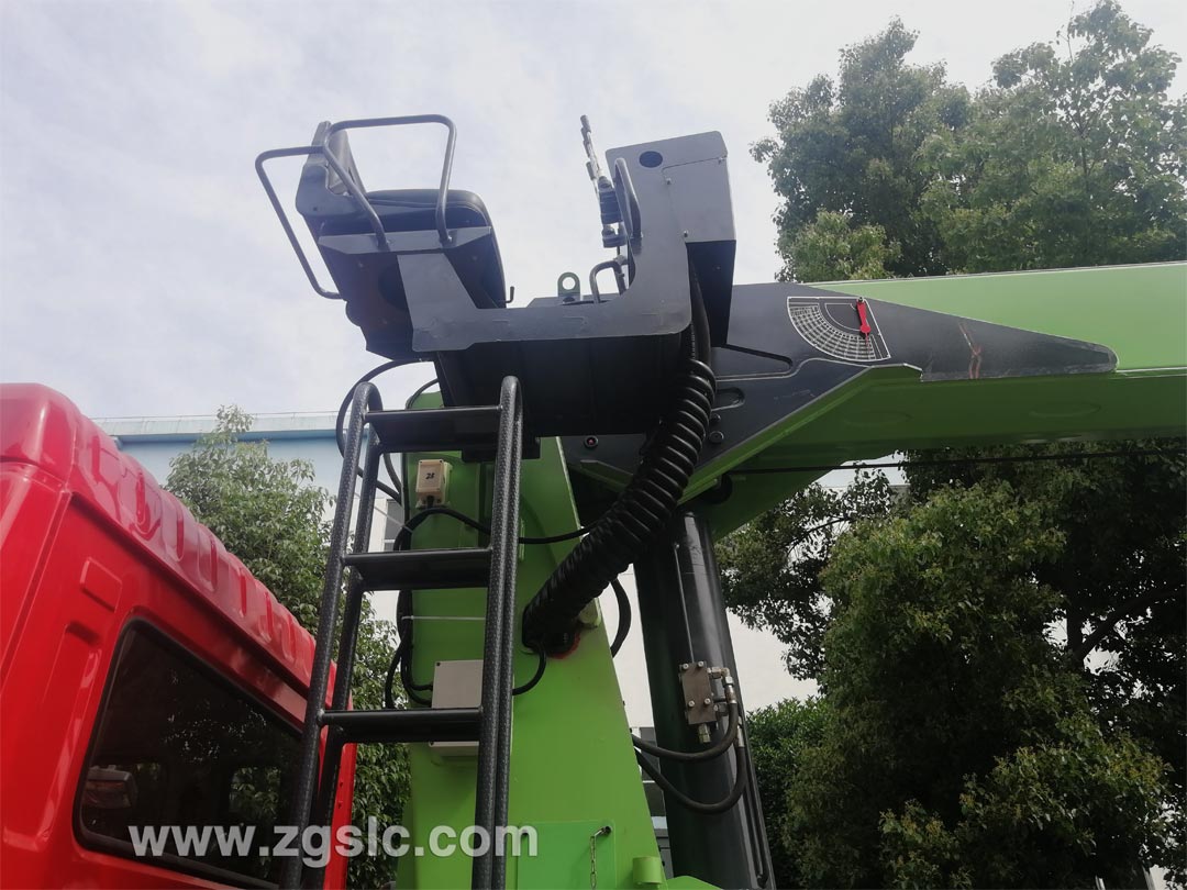 東風(fēng)專底后雙橋隨車吊_有藍(lán)牌的隨車吊嗎