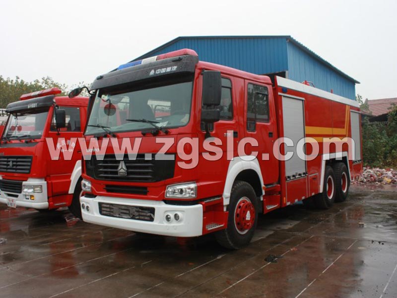 程力集團(tuán)豪沃干粉消防車(chē)（國(guó)五）