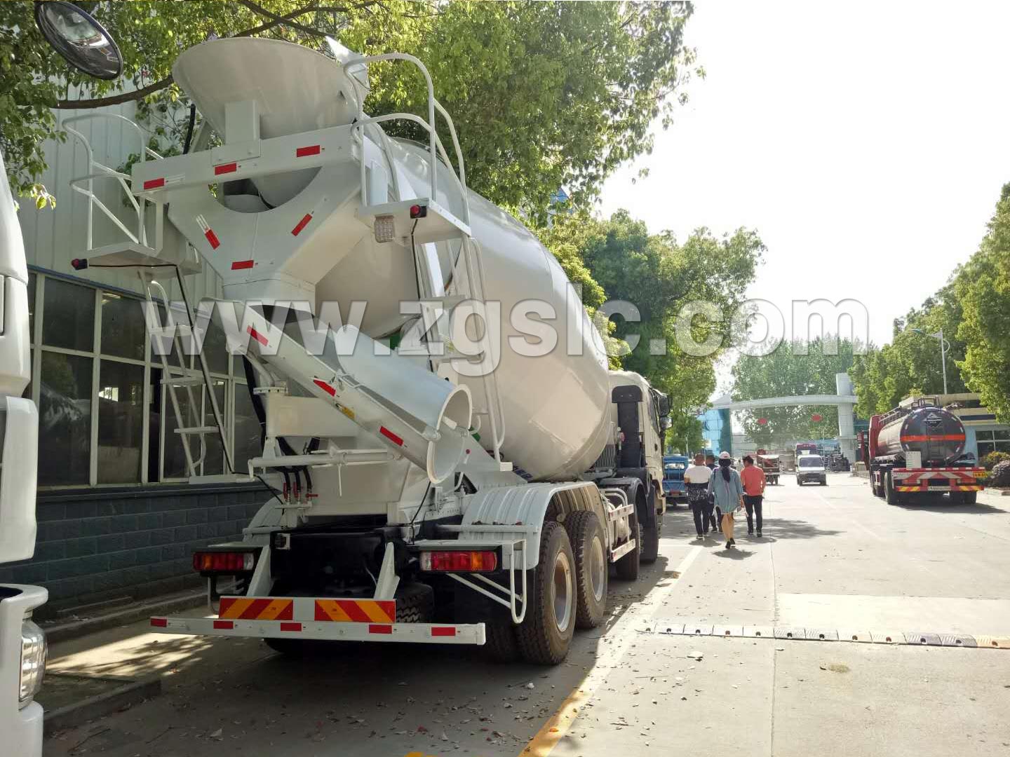 福田混凝土攪拌運(yùn)輸車(國(guó)五) 福田混凝土攪拌運(yùn)輸車(國(guó)五)