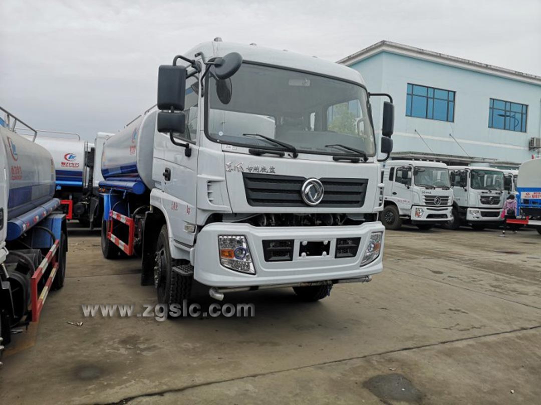 東風專底灑水車多少錢一輛 東風專底灑水車多少錢一輛