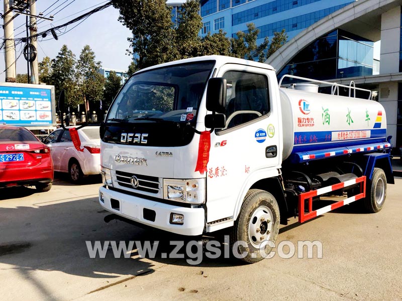 東風(fēng)多利卡5方噴霧車 東風(fēng)多利卡5方噴霧車