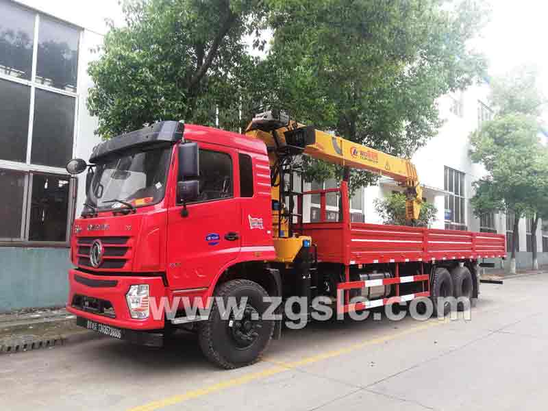 程力集團東風后雙橋隨車吊 程力集團東風后雙橋隨車吊