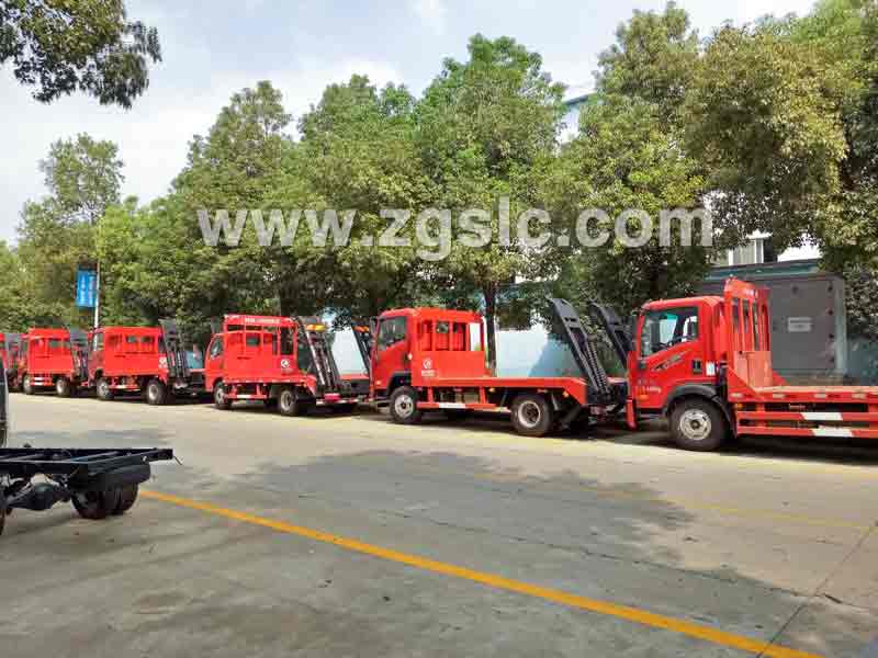 程力集團(tuán)平板運(yùn)輸車廠區(qū) 程力集團(tuán)平板運(yùn)輸車廠區(qū)