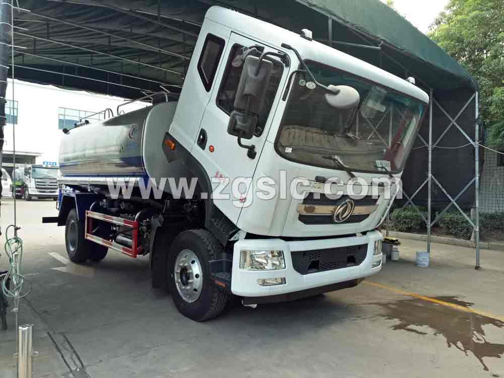 程力專用汽車股份有限公司東風D9灑水車