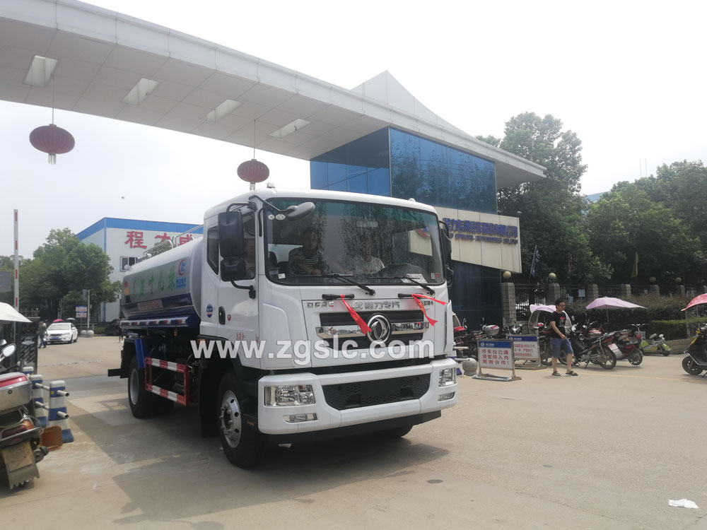 程力專用汽車股份有限公司東風(fēng)D9灑水車價格