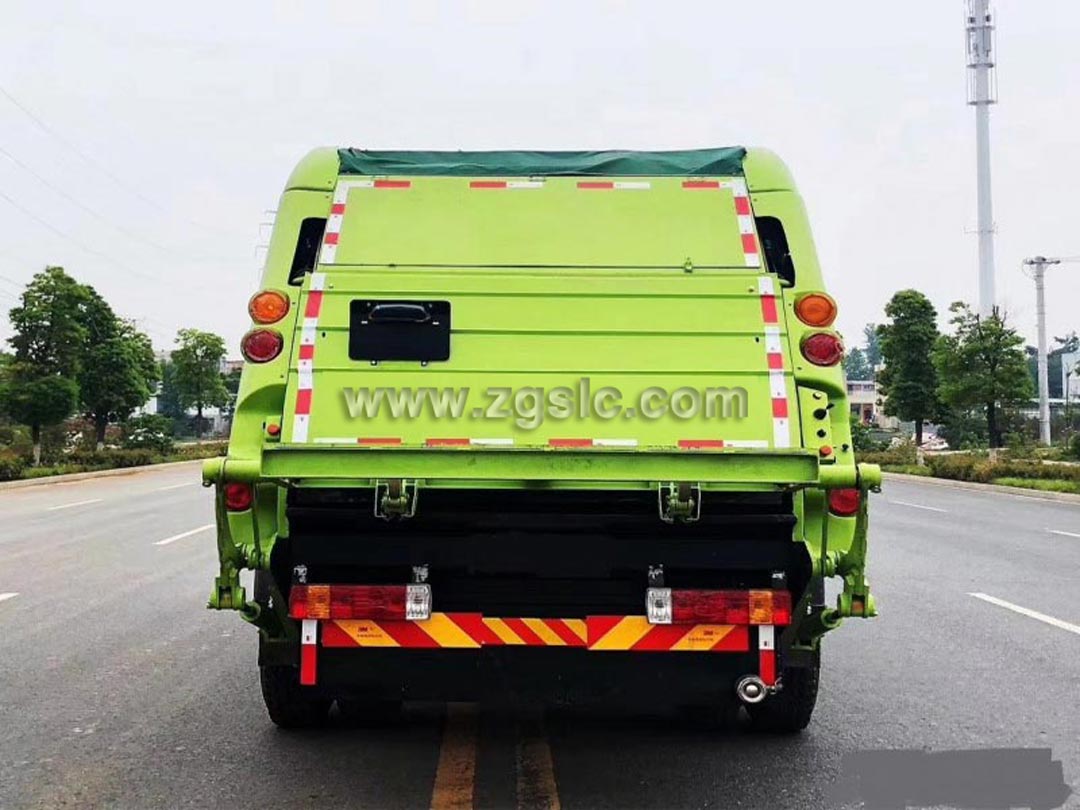 程力集團國六解放壓縮垃圾車正后方 程力集團國六解放壓縮垃圾車正后方