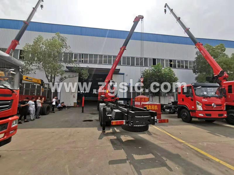 程力專用汽車股份有限公司隨車吊廠區