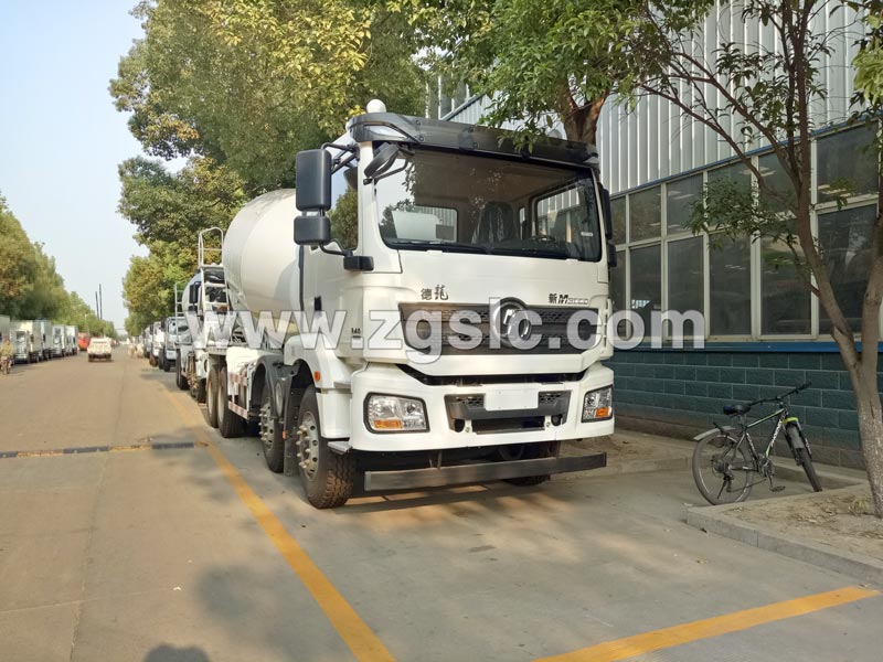 陜汽德龍混凝土攪拌運(yùn)輸車