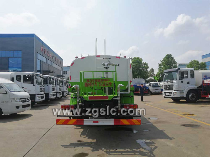 東風(fēng)天錦灑水車國(guó)六_東風(fēng)天錦國(guó)六灑水車罐體容積多少