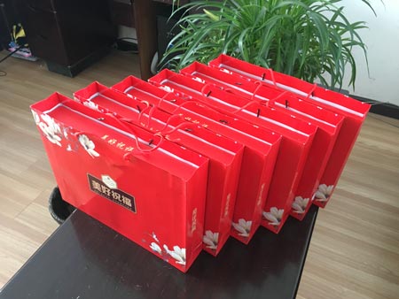 程力集團馬旭東主管為我們銷售人員準備的中秋福利 程力集團馬旭東主管為我們銷售人員準備的中秋福利