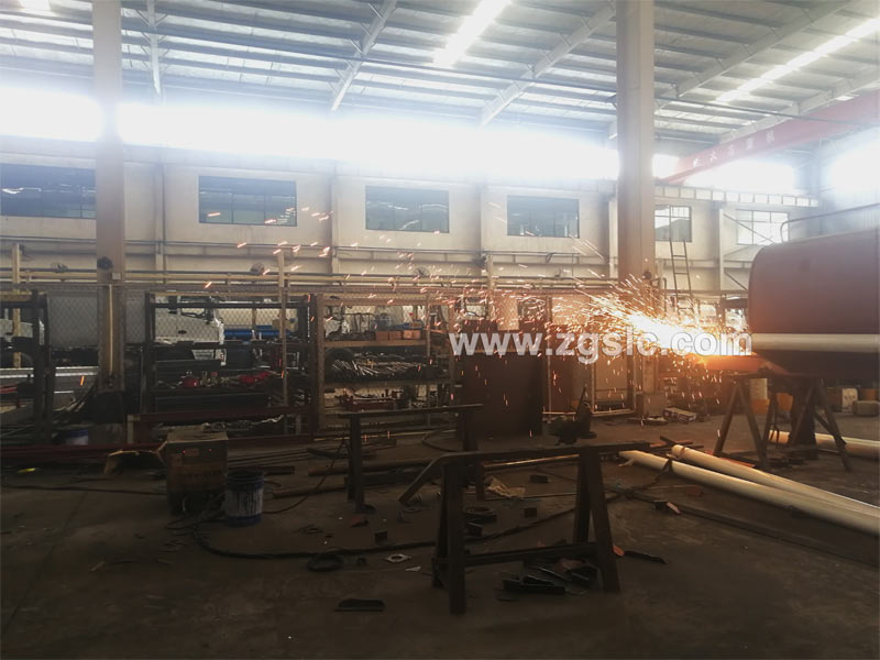 程力集團火花飛濺的灑水車間