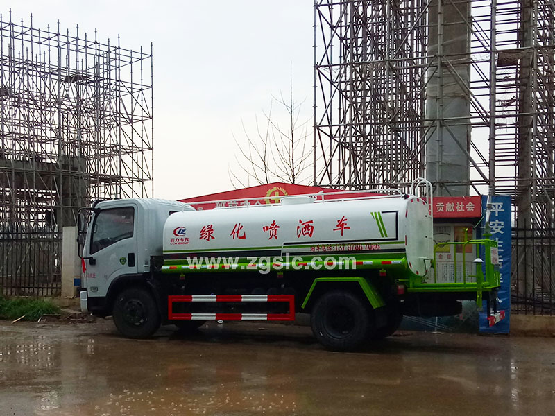 上圖為送車實拍 上圖為送車實拍