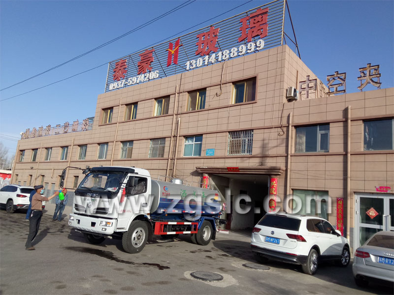 程力集團多功能綠化灑水車.jpg 程力集團多功能綠化灑水車.jpg