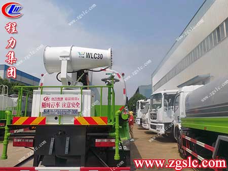 程力集團(tuán) 掃路車.jpg