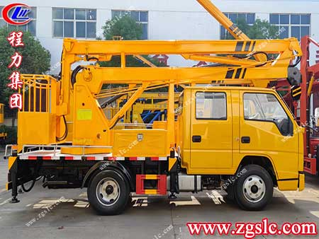 程力集團 掃路車3.jpg