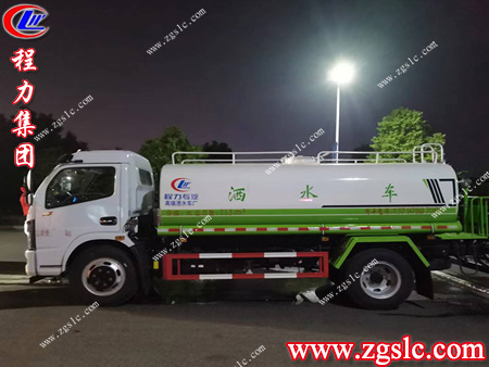 程力集團 掃路車3.jpg