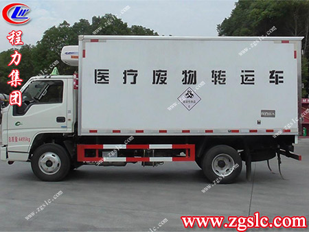 程力集團(tuán) 掃路4.jpg