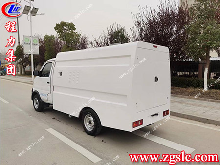 程力集團(tuán) 掃路1.jpg