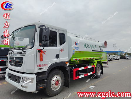 老客戶(hù)訂車(chē)?yán)玻〕塘ε茤|風(fēng)灑水車(chē)已順利前往山西長(zhǎng)治所在地