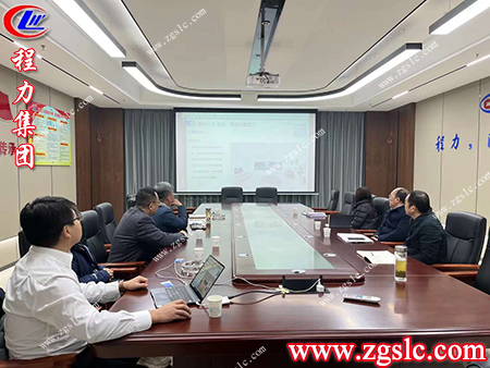 依維柯領(lǐng)導(dǎo)參觀湖北程力生產(chǎn)車(chē)間對(duì)生產(chǎn)線(xiàn)上的自動(dòng)化程度給予高度評(píng)價(jià)