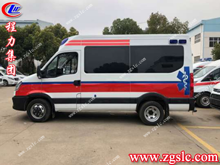 程力牌依維柯歐勝監(jiān)護(hù)型救護(hù)車(chē)，為傷員駕起生命的綠色通道