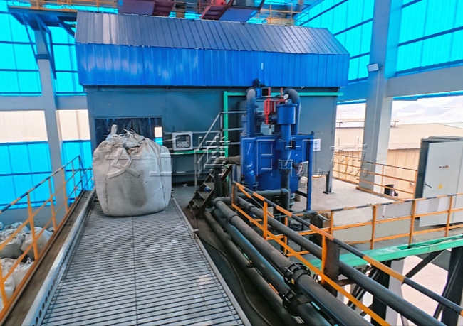 氧化鋅全自動(dòng)噸袋拆包機(jī)案例、廣西智能噸袋拆包機(jī)介紹